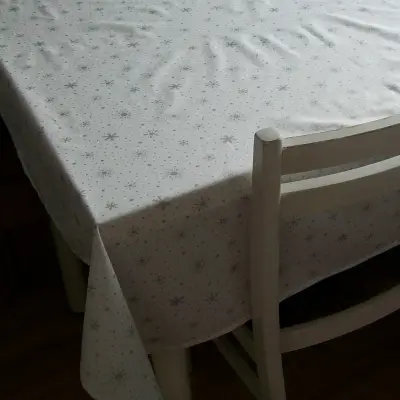 STŘÍBRNÉ VLOČKY - UBRUS